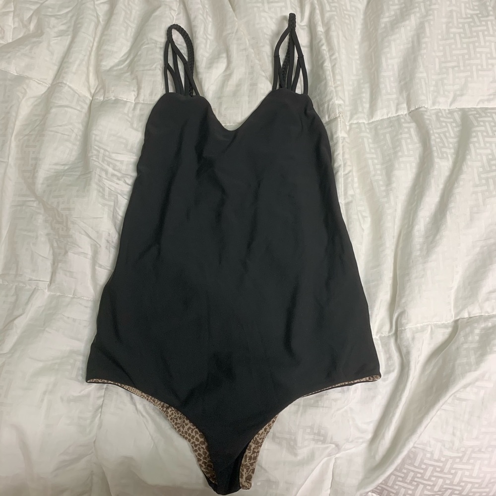 Capetown shadow? 🦋$75🦋